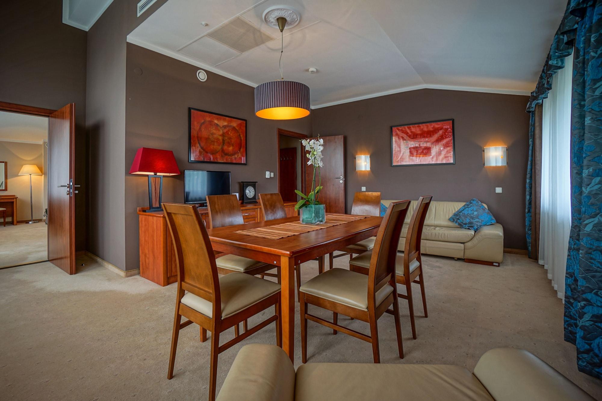 Farmona Hotel Business & Spa Krasków Εξωτερικό φωτογραφία