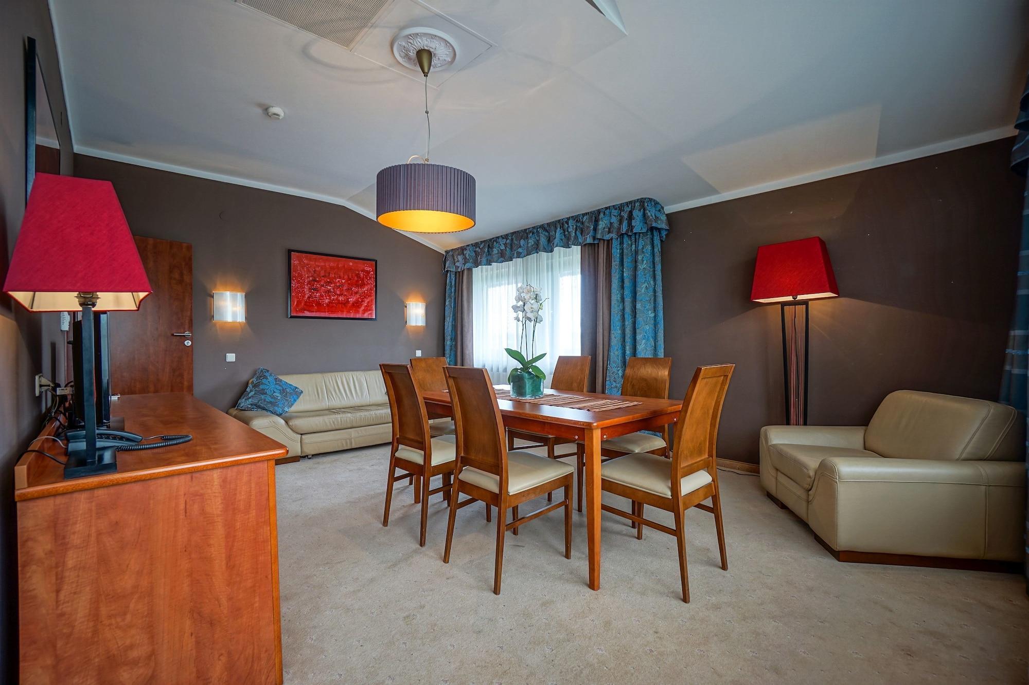 Farmona Hotel Business & Spa Krasków Εξωτερικό φωτογραφία